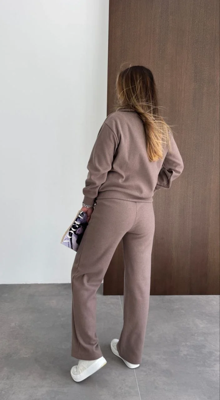 Костюм